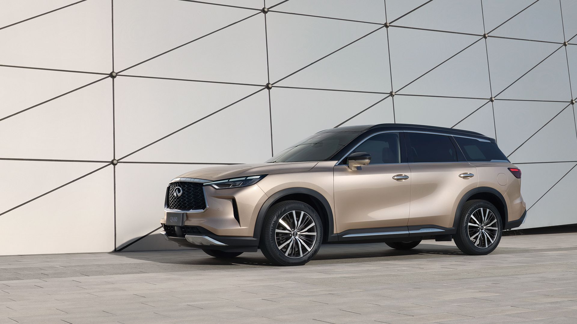 2022 INFINITI QX60 Crossover exterior design with woman