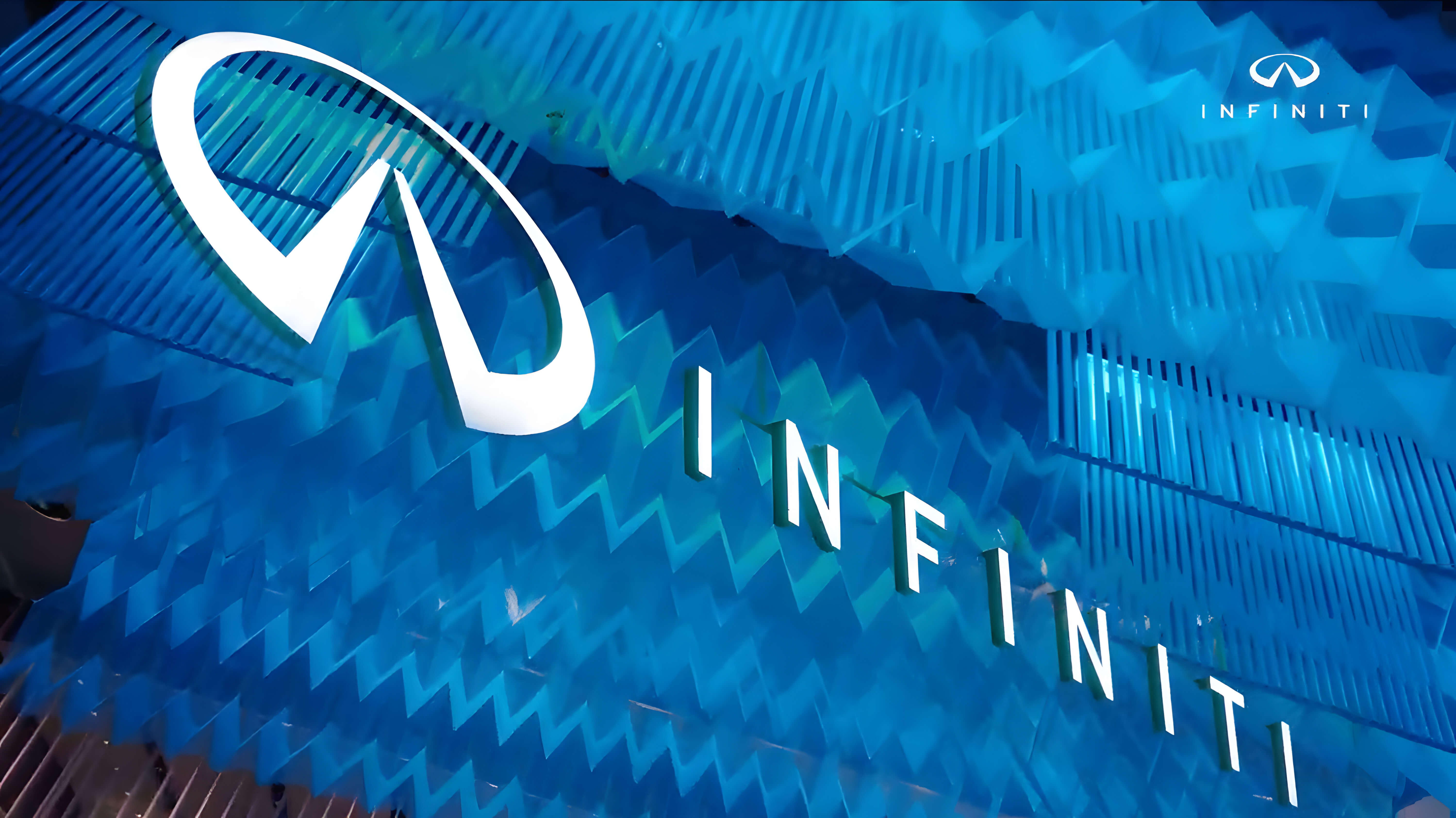 Front close-up of the INFINITI QX Monograph concept vehicle